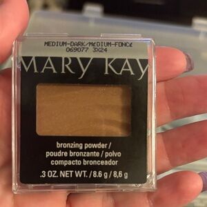 Mary Kay Bronzing Powder - Medium Foncé